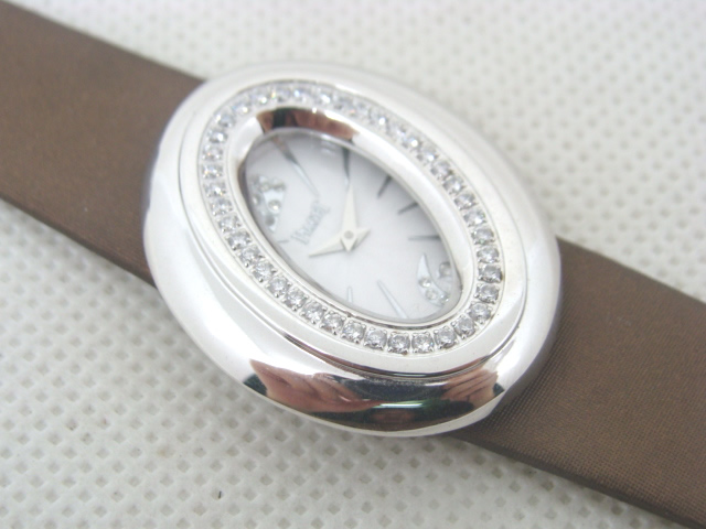 Réplique Piaget Dream Team No1 White Gold Case with Diamond Bezel-White Dial