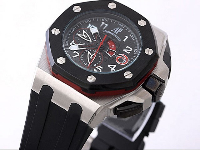 Audemars Piguet Black Dial and Rubber Strap Montre
