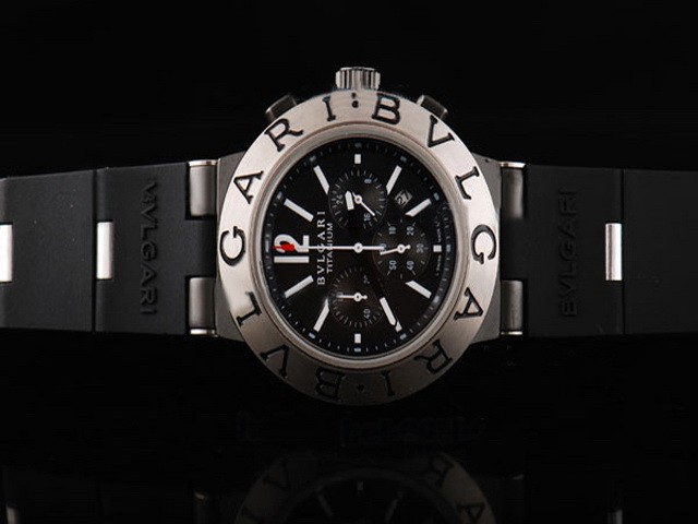Bvlgari Black Dial and Black Subdials-White Stick Marker and Black Rubber Strap Montre
