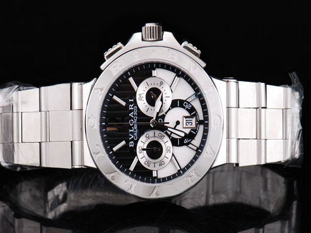 Bvlgari Black Stripe Dial and White Case-Small Calendar-Stainless Steel Strap Montre