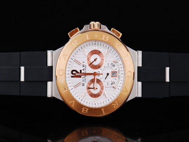 Bvlgari Gold Bezel and White Dial-Small Calendar-Black Rubber Strap Montre