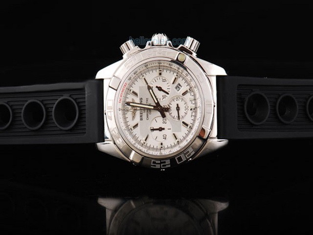 Breitling Chronograph Quartz Movement Silver Case with White Dial and White Subdials-Black Rubber Strap Montre