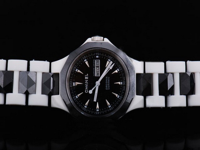 Chanel Black Bezel and Dial Montre