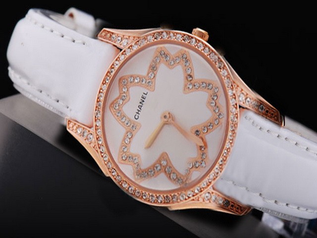 Chanel full Diamond and White Dial Montre