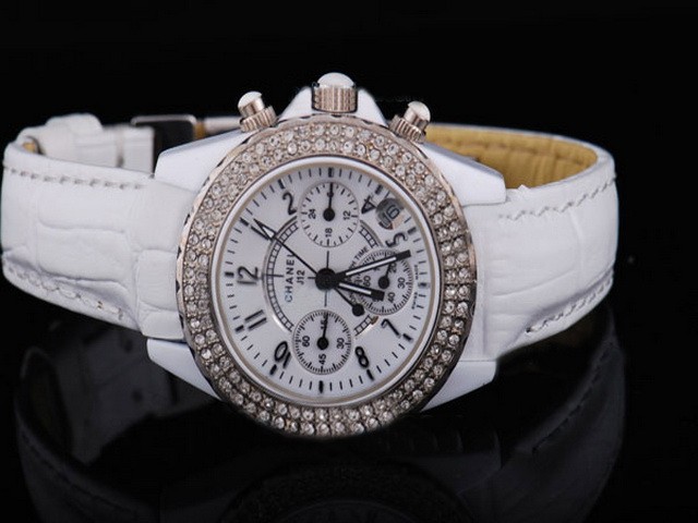 Chanel White Dial and Diamond Bezel Montre