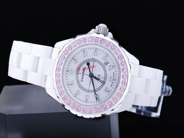 Chanel White with Pink Diamond Bezel Montre