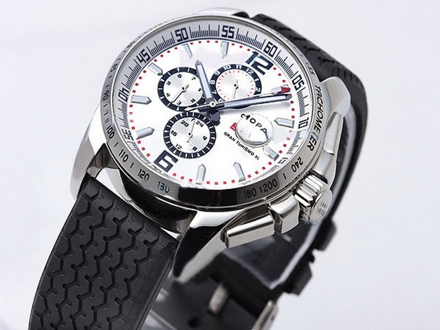 Chopard White Dial and Black Rubber Strap Montre Chopard White Dial and Black Rubber Strap Montre