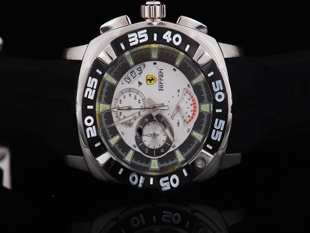 Ferrari Black Graduated Bezel and White Dial-Small Calendar and Rubber Strap Montre