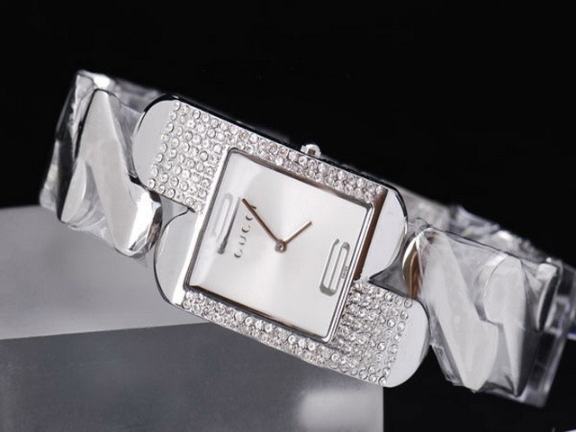 Gucci Diamond Marking with White Dial Lady Model Montre