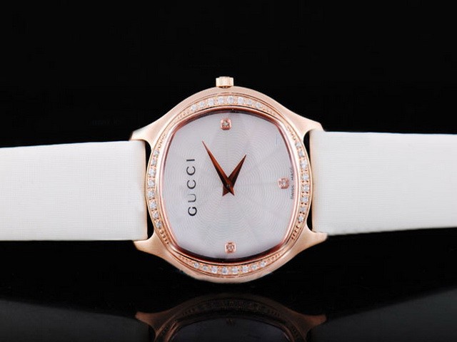 Gucci White Rose Gold Bezel WIith Diamond Case Montre