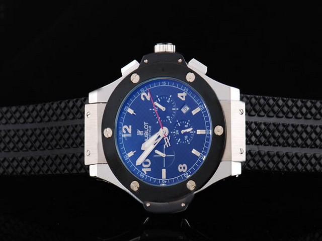Hublot Black Bezel with Black Dial and Silver Markers-Black Rubber Strap Montre