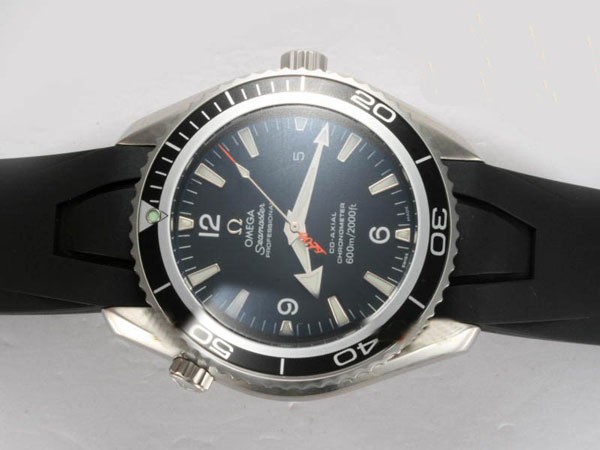 Omega Seamaster Black Dial and Bezel-Rubber Strap Montre