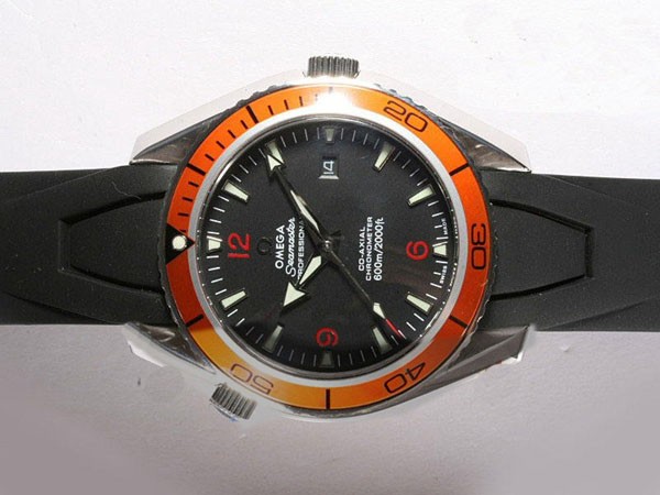 Omega Seamaster Black Dial with Orange Bezel-Rubber Strap Montre