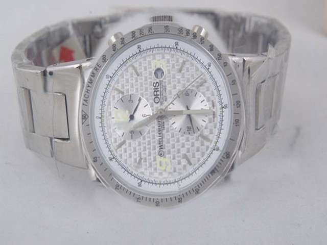 Oris Automatic with White Dial and Graduated Bezel Montre