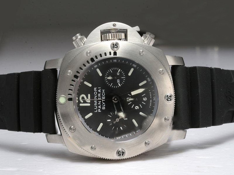 Panerai Luminor Black Dial with Rubber Strap Montre