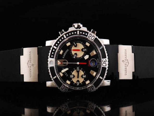 Ulysse Nardin Valjoux 7750 Chronograph Movement Silver Case with Black Dial and Black Bezel-Black Rubber Strap Montre